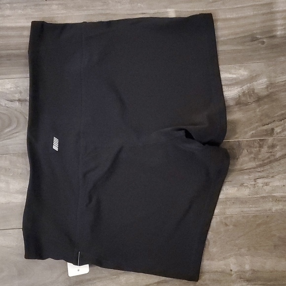 2/$20 💕 NWOT sz L Studio Sculpt Shorts - Amazon Essentials - Picture 2 of 8